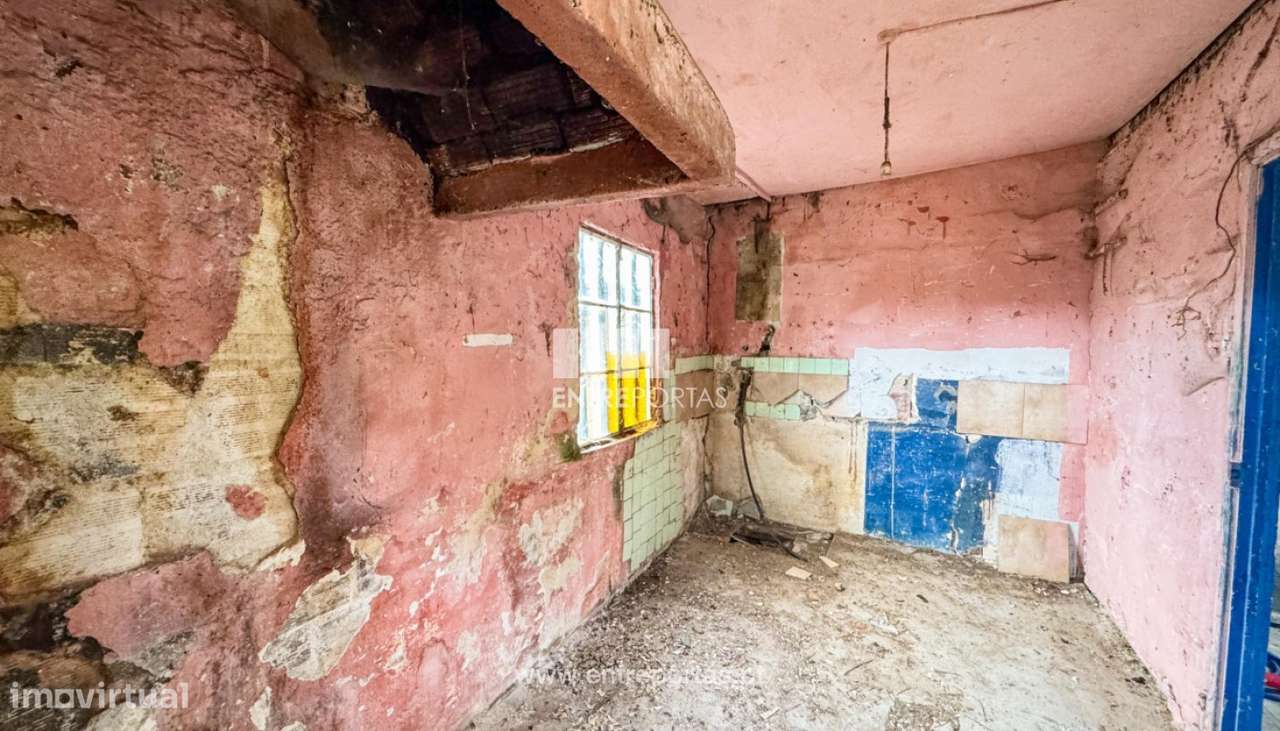 Venda de moradia p/ restauro, Sta Marta de Portuzelo, Viana do Castelo - Grande imagem: 2/30