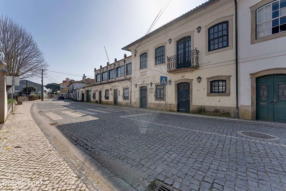 Prédio - Apartamentos, lojas e escritórios - Eixo - Grande imagem: 4/49