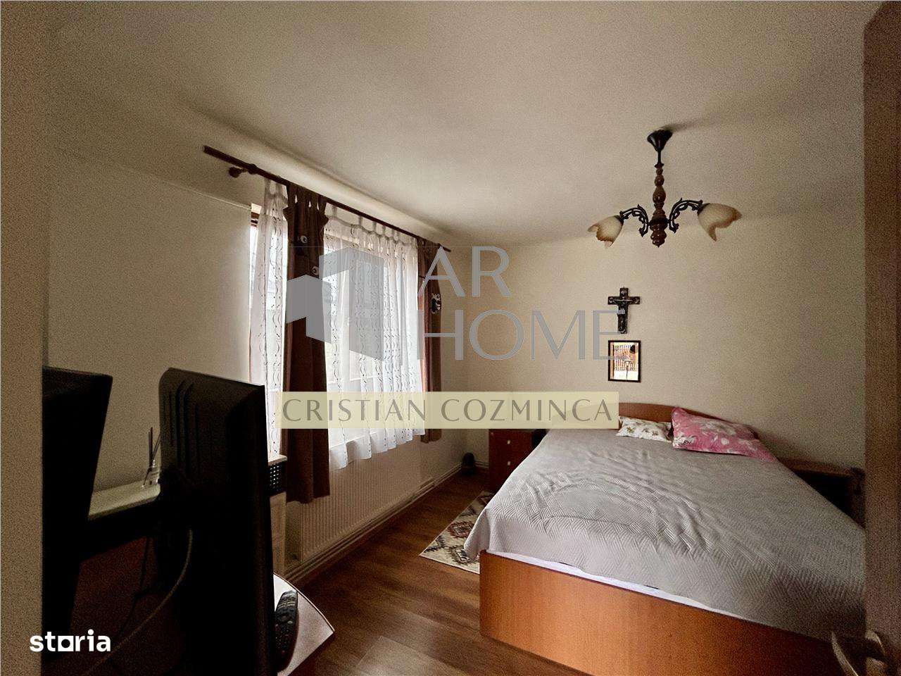 Vanzare casa 6 camere, in Baicoi, teren 1800 MP-5