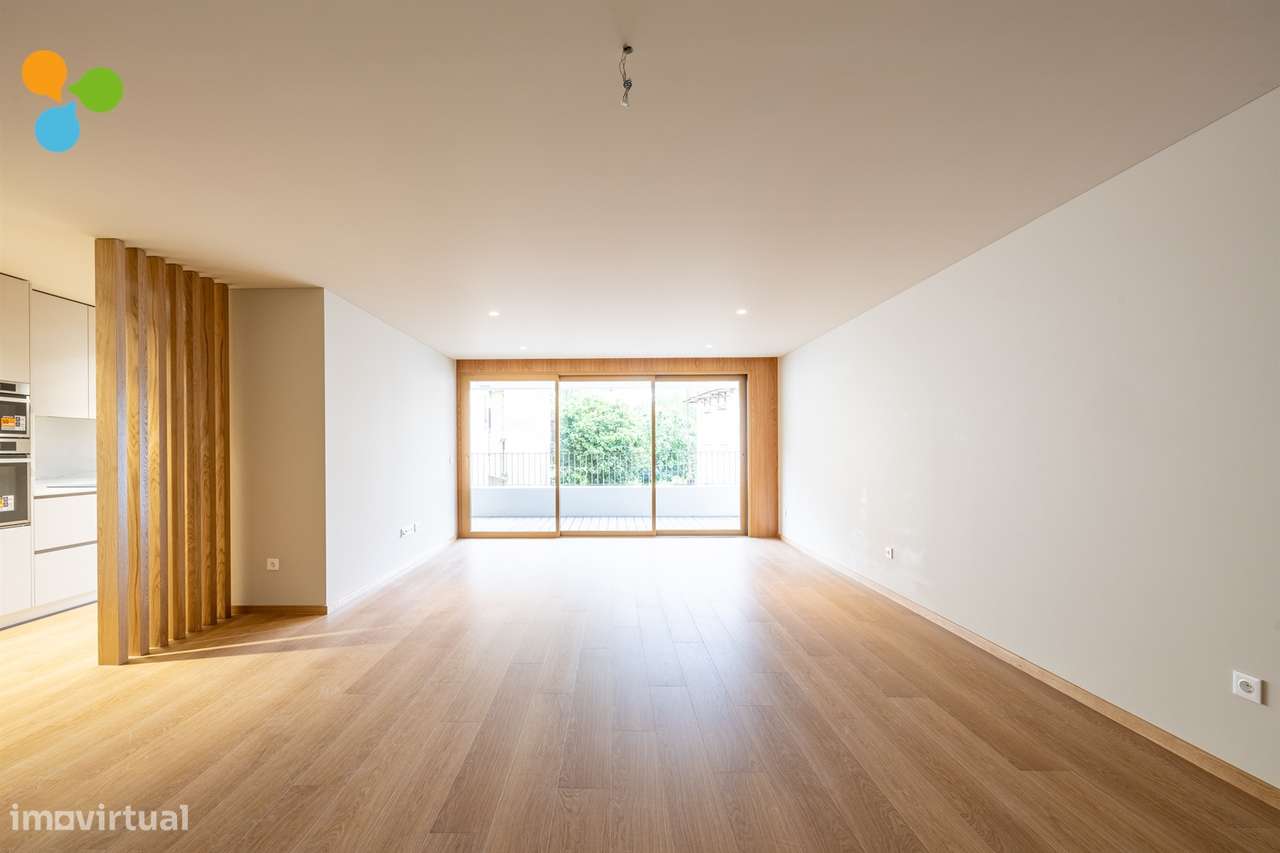 Apartamento T2 novo c/ terraço e 2 lugares de garagem-8