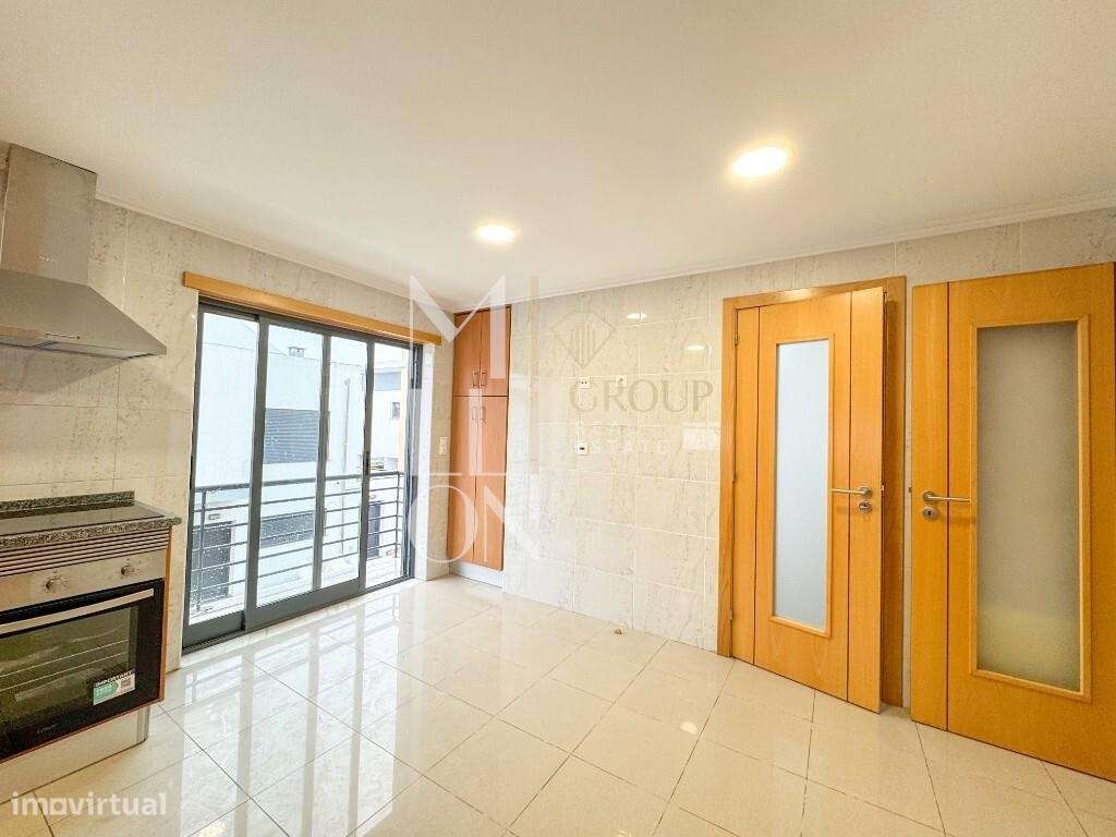 MORADIA T5 RENOVADA | GARAGEM 100 m2 | PRONTA A HABITAR – FEIJÓ-5