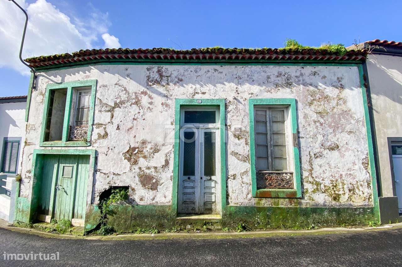 Moradia em Ruína com Garagem e Quintal – Povoação - Grande imagem: 2/15