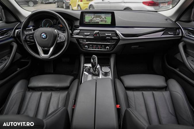 BMW Seria 5 540d xDrive AT - 14