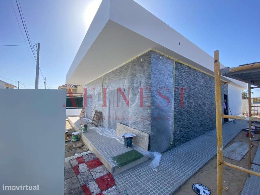 T4 com 2 Suítes em Fernão Ferro - Grande imagem: 5/28