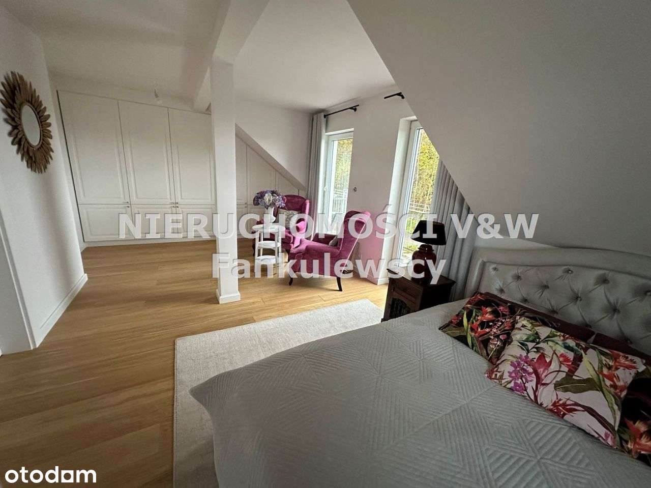 Luksusowa połowa domu w zabudowie bliźniaczej-13