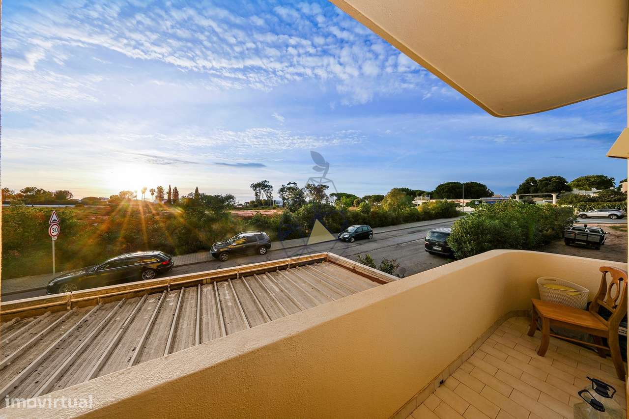 T2 em Bemposta com arrecadação privativa e terraço comum espaçoso  - A-23