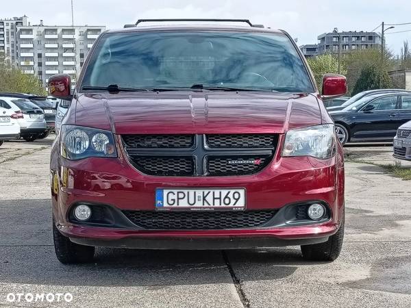 Dodge Grand Caravan - 2