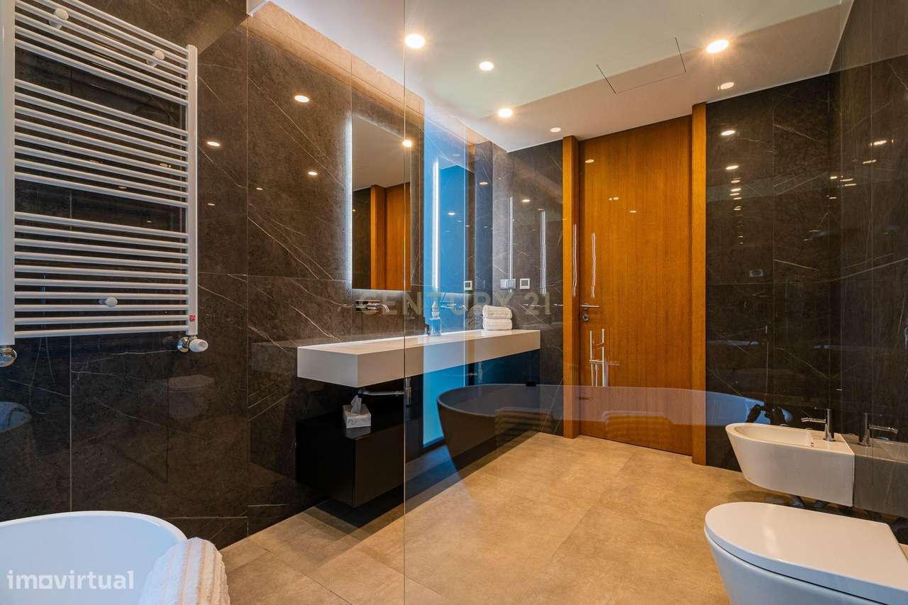 Villa de Luxo com 5 quartos e Vista Mar Panorâmica-27