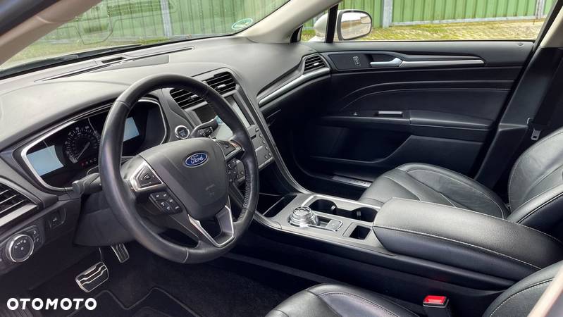 Ford Fusion 2.0 EcoBoost Titanium - 14