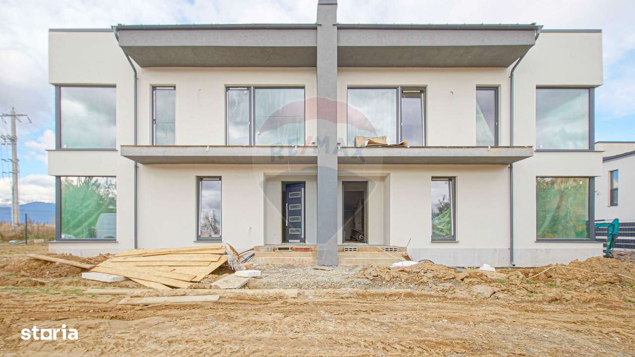 Locuiește într-un peisaj de poveste – Vilă modernă în Râșnov - Imagine principală: 4/15