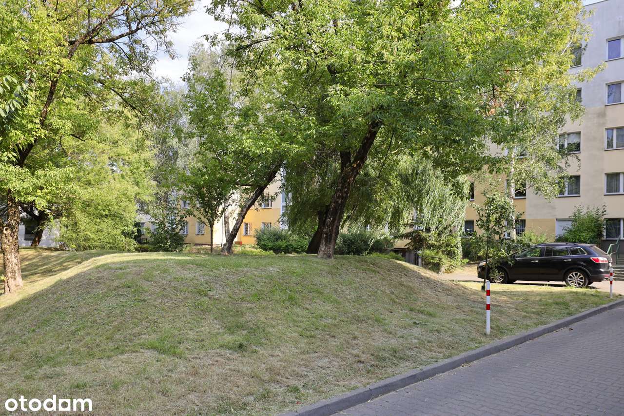 Ursynów, 3pokoje, dwie piwnice, zieleń ,blisko stacji metra.-1
