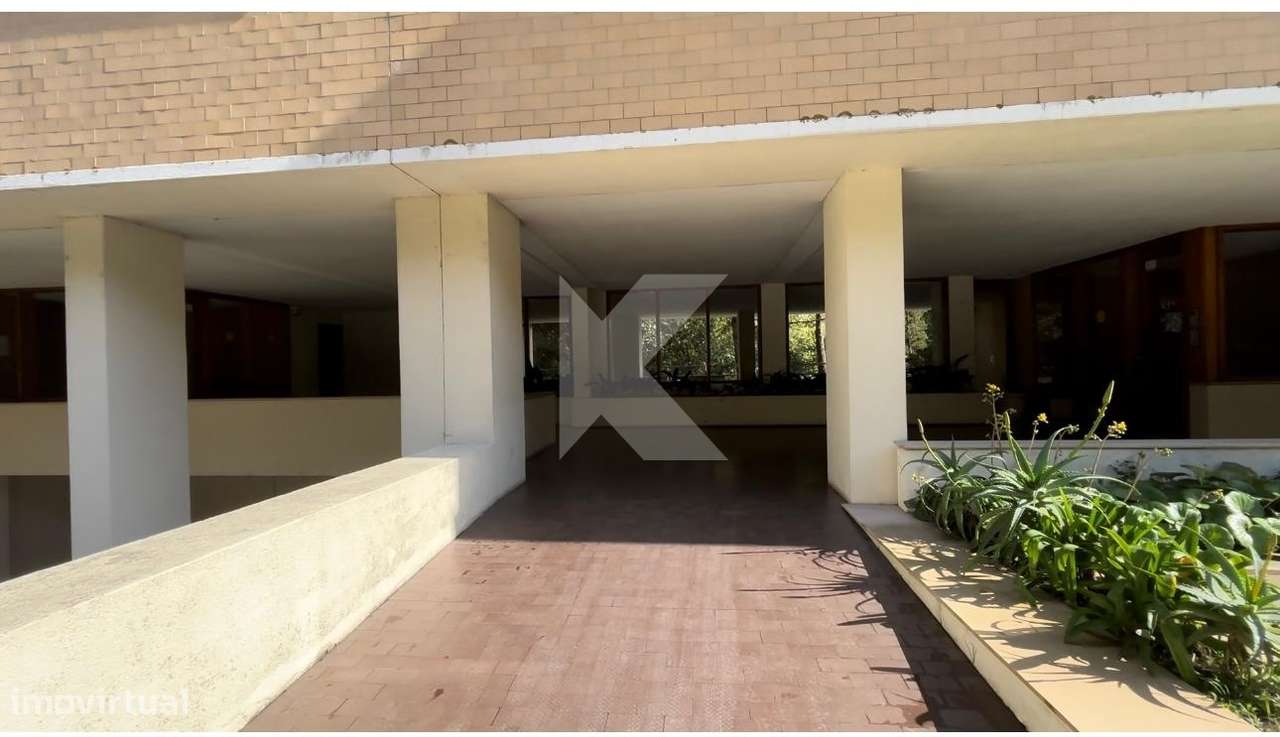 Apartamento T4 com garagem junto ao Rio Douro-28