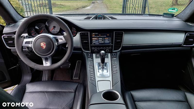 Porsche Panamera 4S PDK - 26