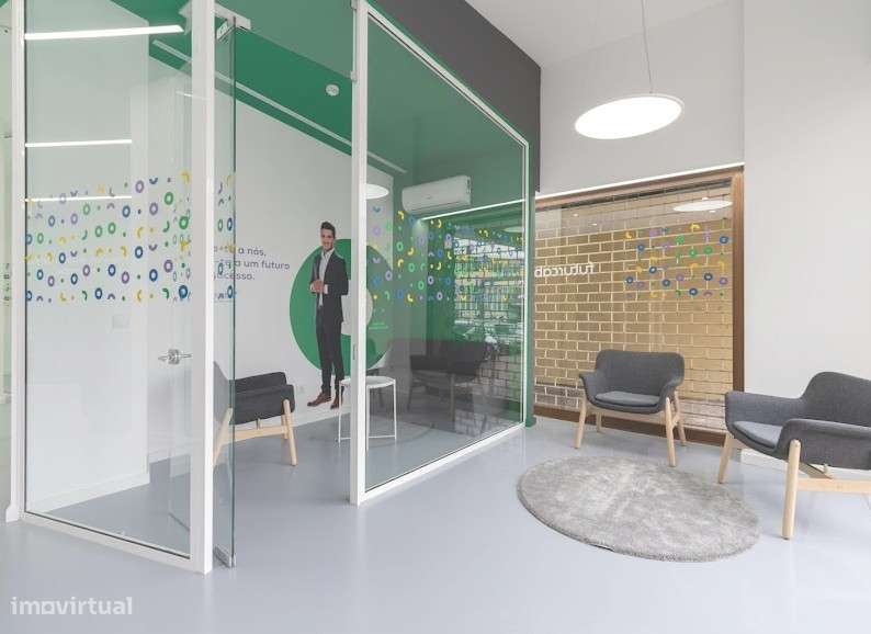 Loja Comercial com Potencial Único – Ferreira Lapa / Bom Sucesso, Port-16