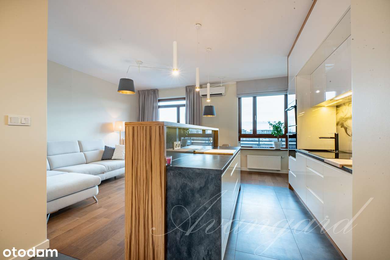 Last floor apartment, one or two parking places.