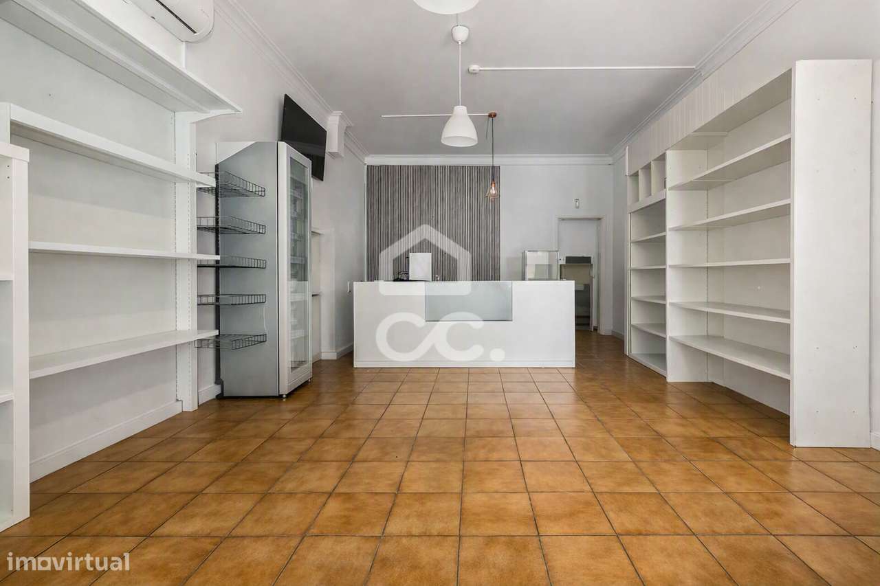 Espaço Comercial c/ 50 m² na Vila Lusitano, em Évora-1