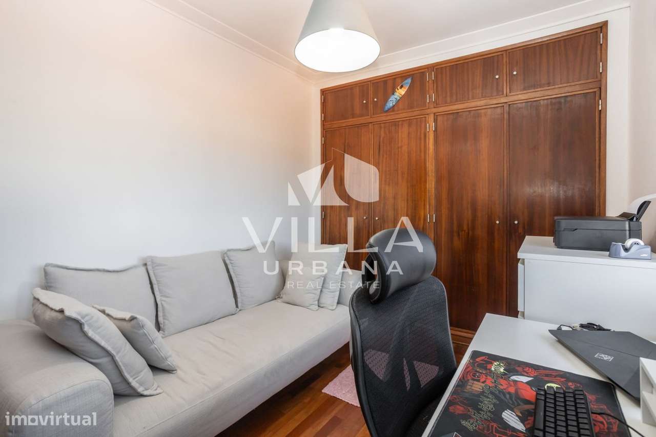 Moradia T3 com Excelentes Áreas, Garagem e Espaço Exterior em Alcabi-44