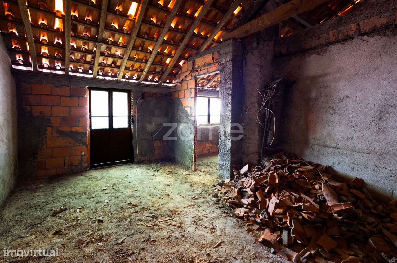 Prédio 4 Pisos |Loja|Garagens| Centro Arganil | Investimento-15