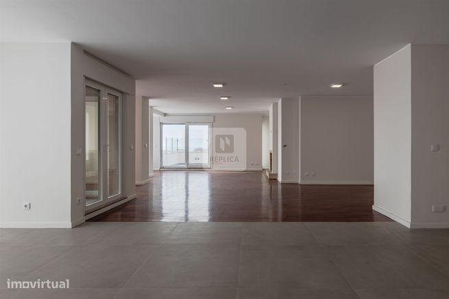 Apartamento T4 com Varanda de 31m2 e vista mar em Matosinhos-3