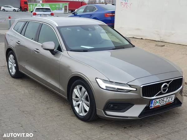 Volvo V60 D4 Momentum Pro - 2