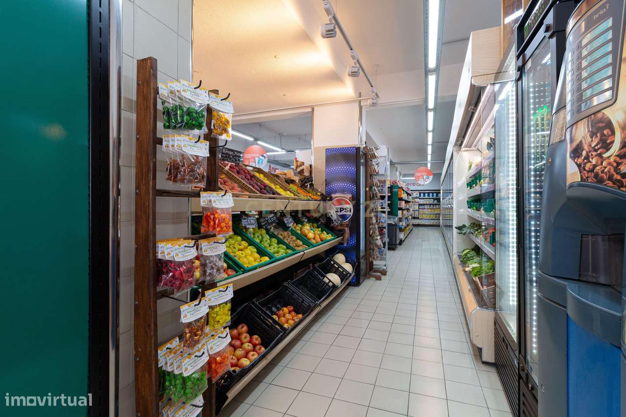 Loja de 220 m2, Localização Central em Corroios, pronta a rentabilizar - Grande imagem: 5/13