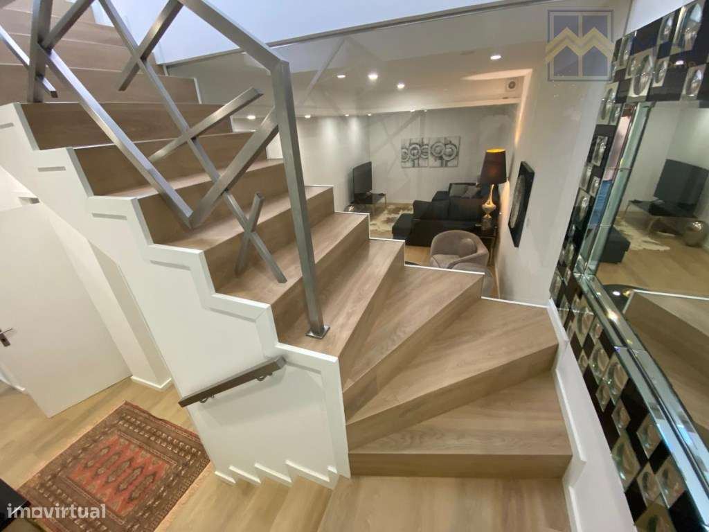 Excelente moradia Bifamiliar T3, a 100 metros da praia em Canidelo-47