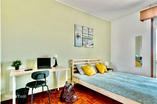 634350 - Quarto com cama de casal em apartamento com 5 quartos