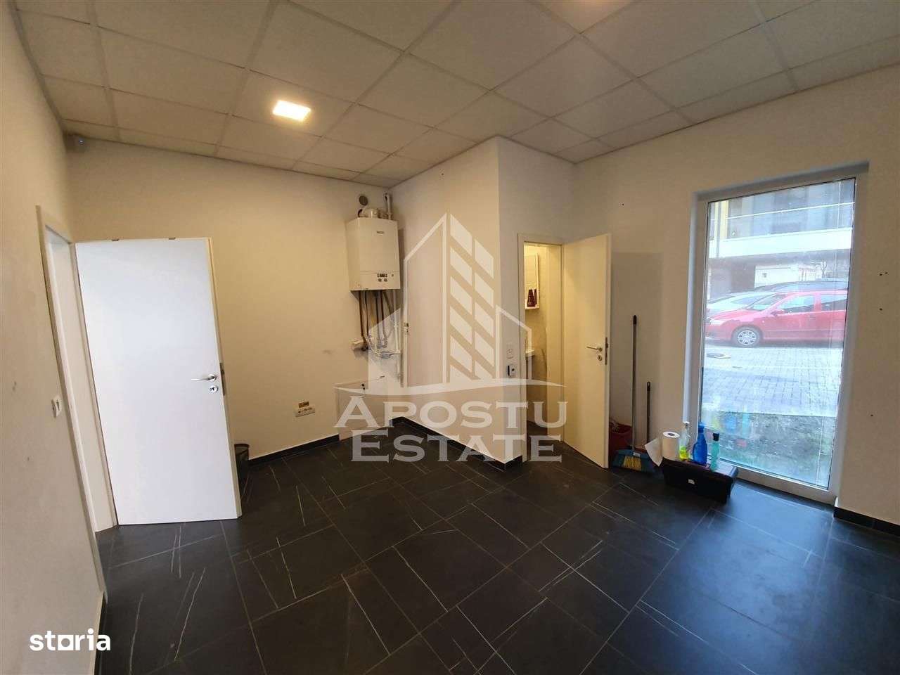 Spatiu comercial 43 mp + loc parcare, in zona Balcescu - Imagine principală: 5/10