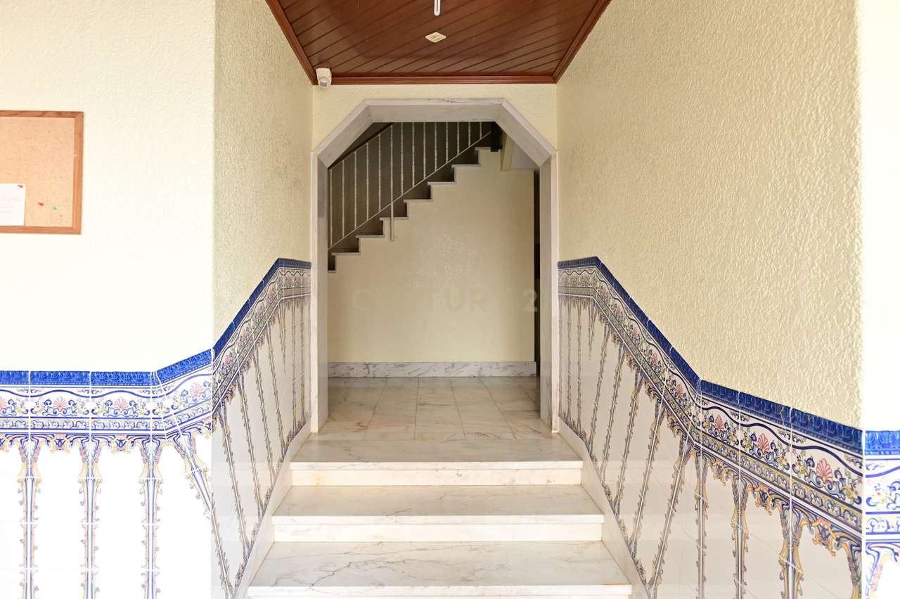 Apartamento T3 Mobilado, em Varge Mondar (Rio de Mouro, Sintra)-20