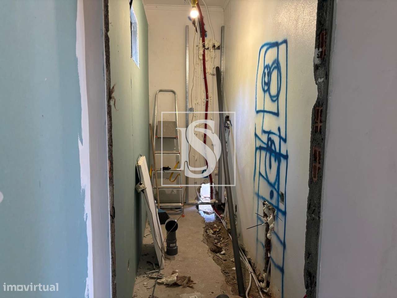 Andar Moradia T2+1 em Barroselas totalmente renovado (R/C)  com quinta-16