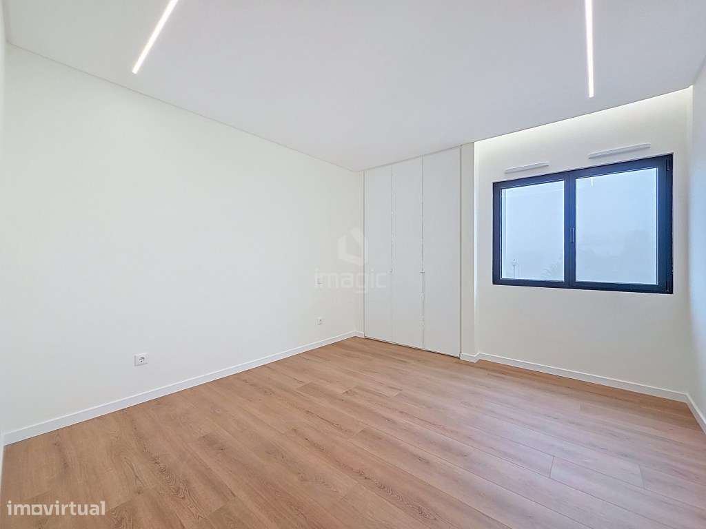 MORADIA T4 NOVA EM MAFRA.-22