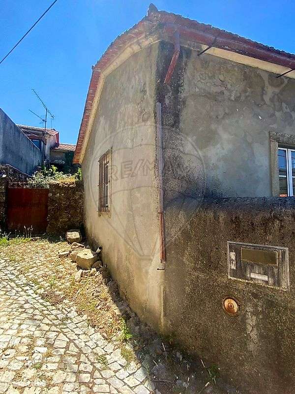 Moradia T2 para venda-6