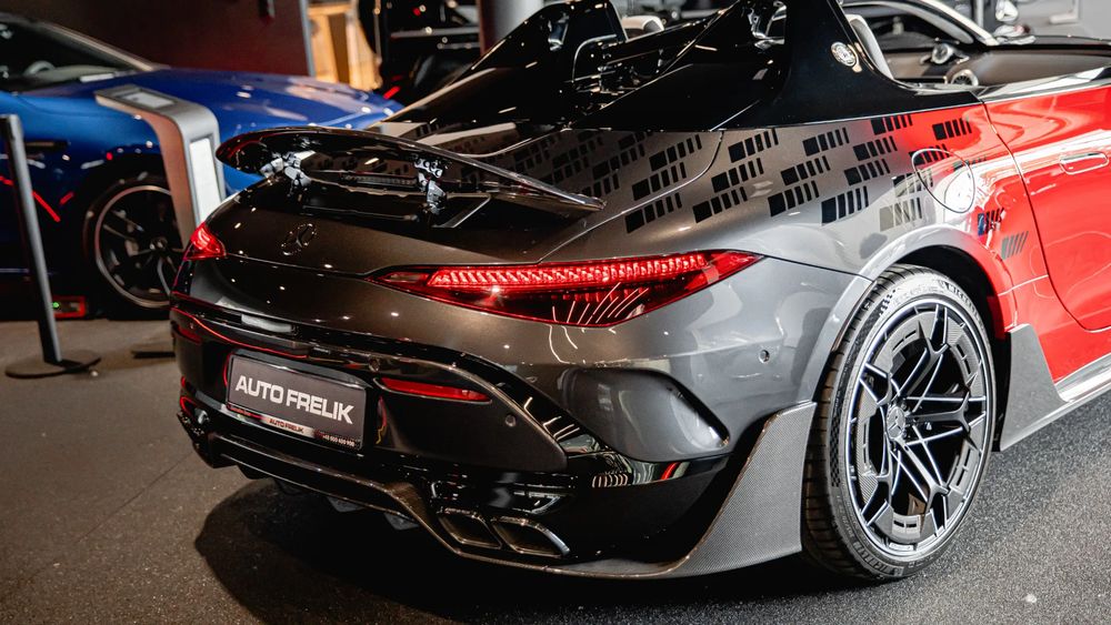AMG PureSpeed, 1 z 250 szt., 4.0 V8 Biturbo, 585 KM, 800NM