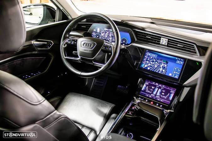 Audi e-tron 55 quattro Advanced - 36