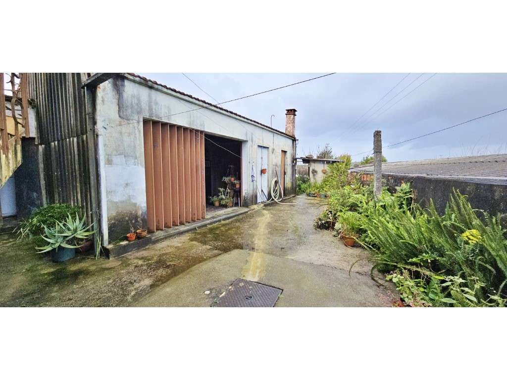 Moradia bifamiliar em São Romão do Coronado-17