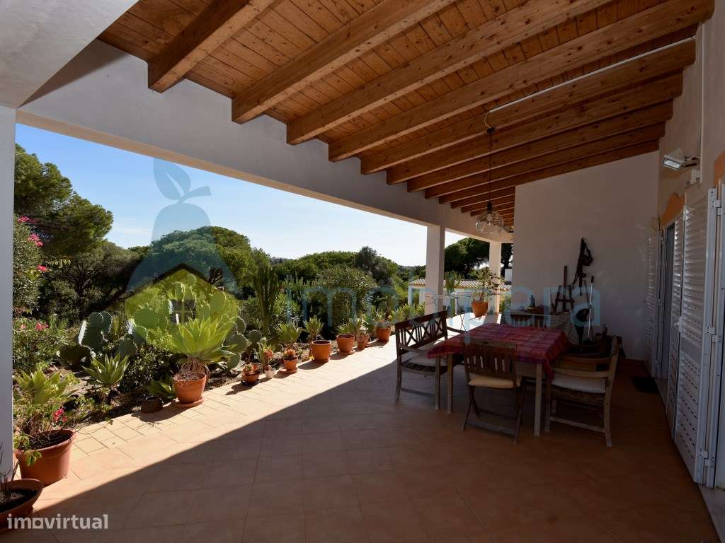 Terreno con charmosa Moradia na Zona Exclusiva da Praia do Carvoeir... - Grande imagem: 5/32