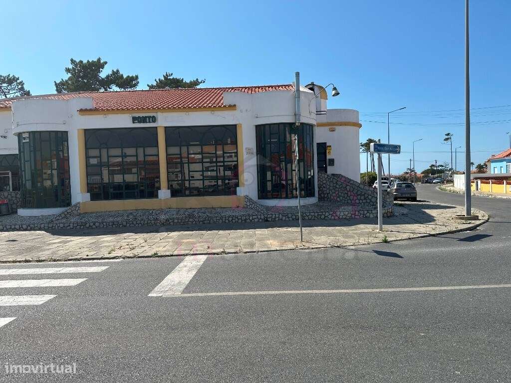 Prédio a venda com restaurante e habitação, à venda em SInes-0