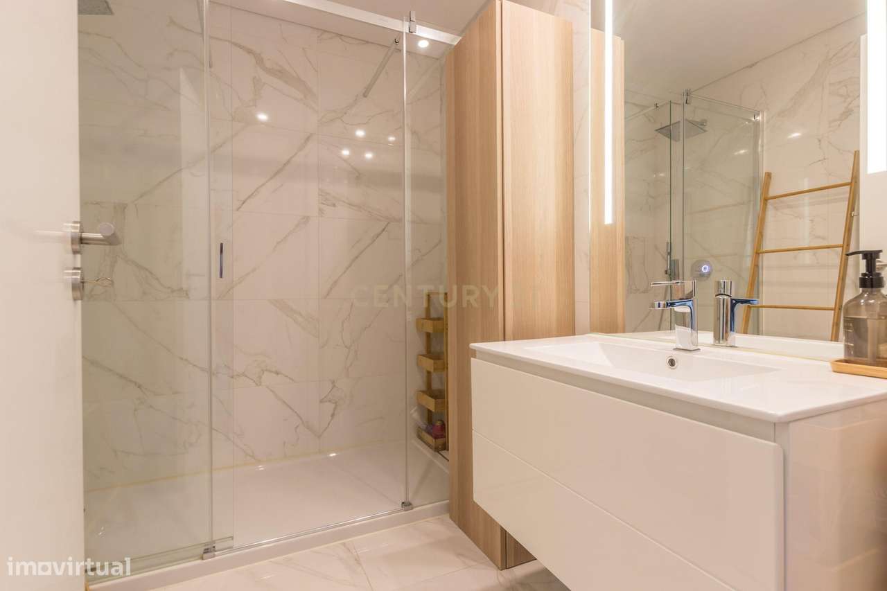 T4 em Condomínio Fechado com Vista Rio - Alcochete-38