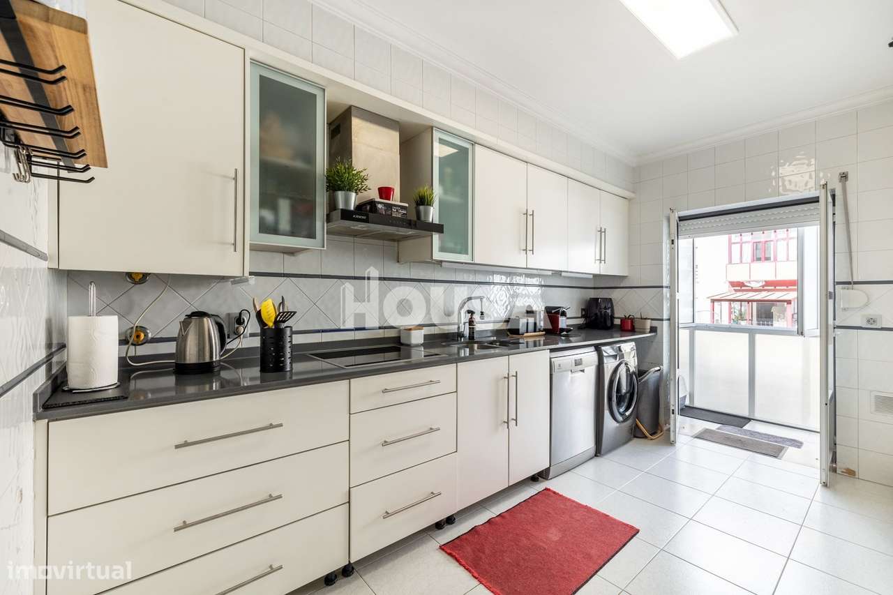 Apartamento T3 com Sótão, Garagem e Terraço – Nova Leiria-17