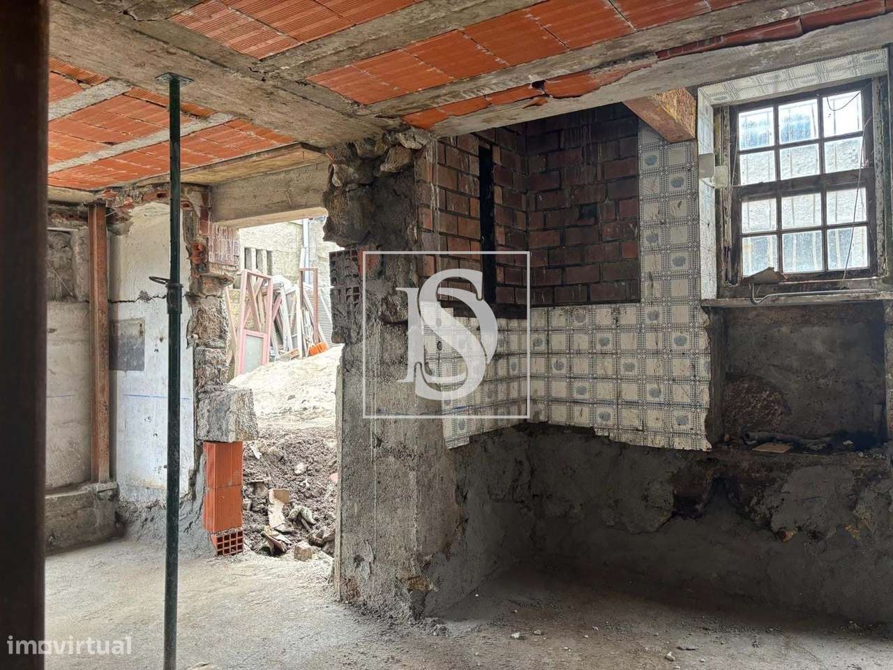 Moradias em Banda com Garagem Box – Viva com Conforto e Comodidade-8