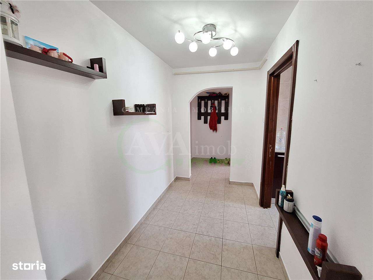 Apartament  3 camere semidecomandat, renovat si semi-mobilat, zona Cor - Imagine principală: 4/16