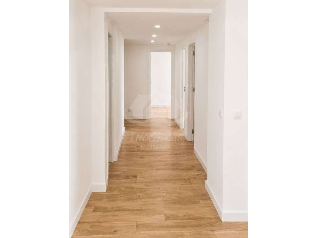 T2 Totalmente Remodelado na Damaia, Amadora-3