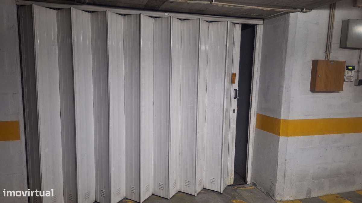 Garagem Box de 28m² em Alfragide, Amadora - Grande imagem: 5/6