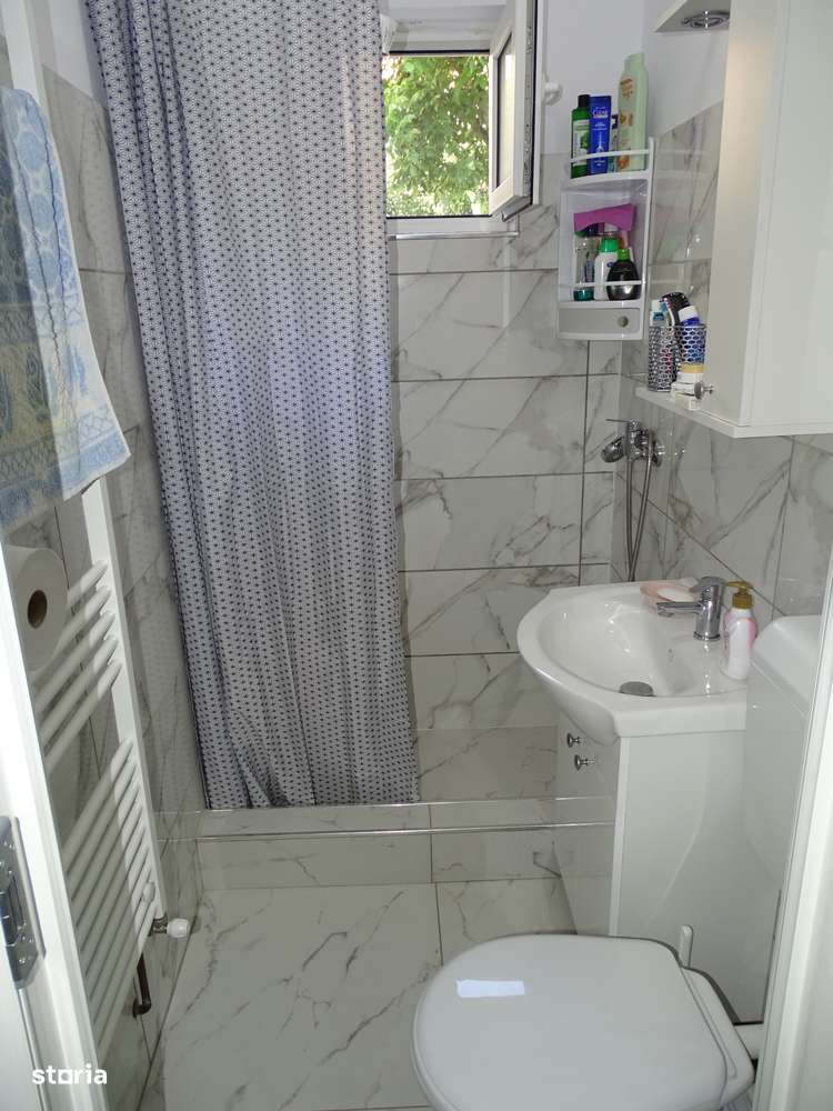 De vanzare apartament 2 camere in Florilor complet renovat-5