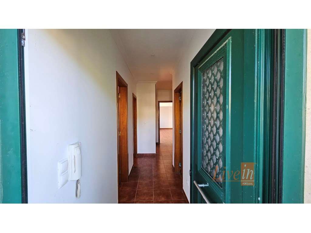 Moradia T2 com Terreno no Maxial em Torres Vedras - Grande imagem: 4/22