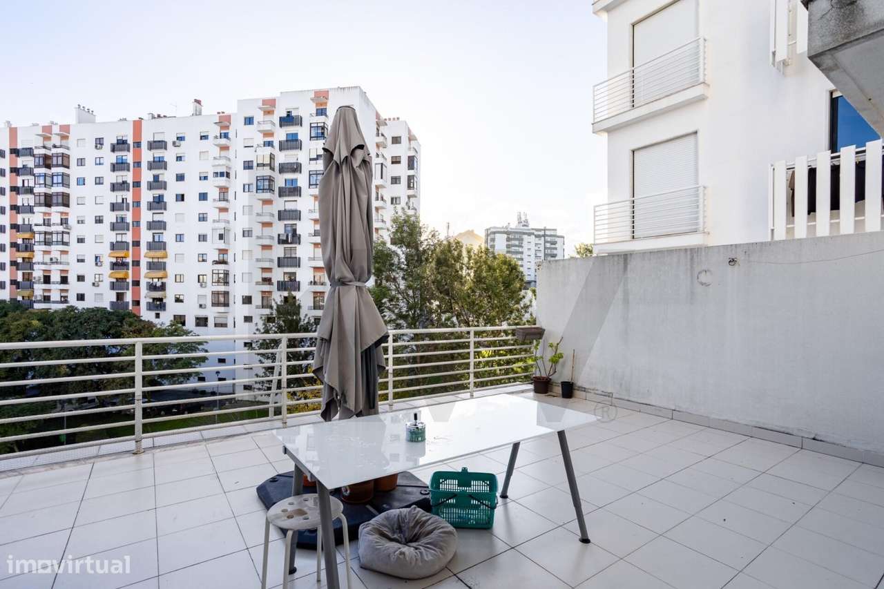 Apartamento T2 em Odivelas com Terraço - Grande imagem: 5/23