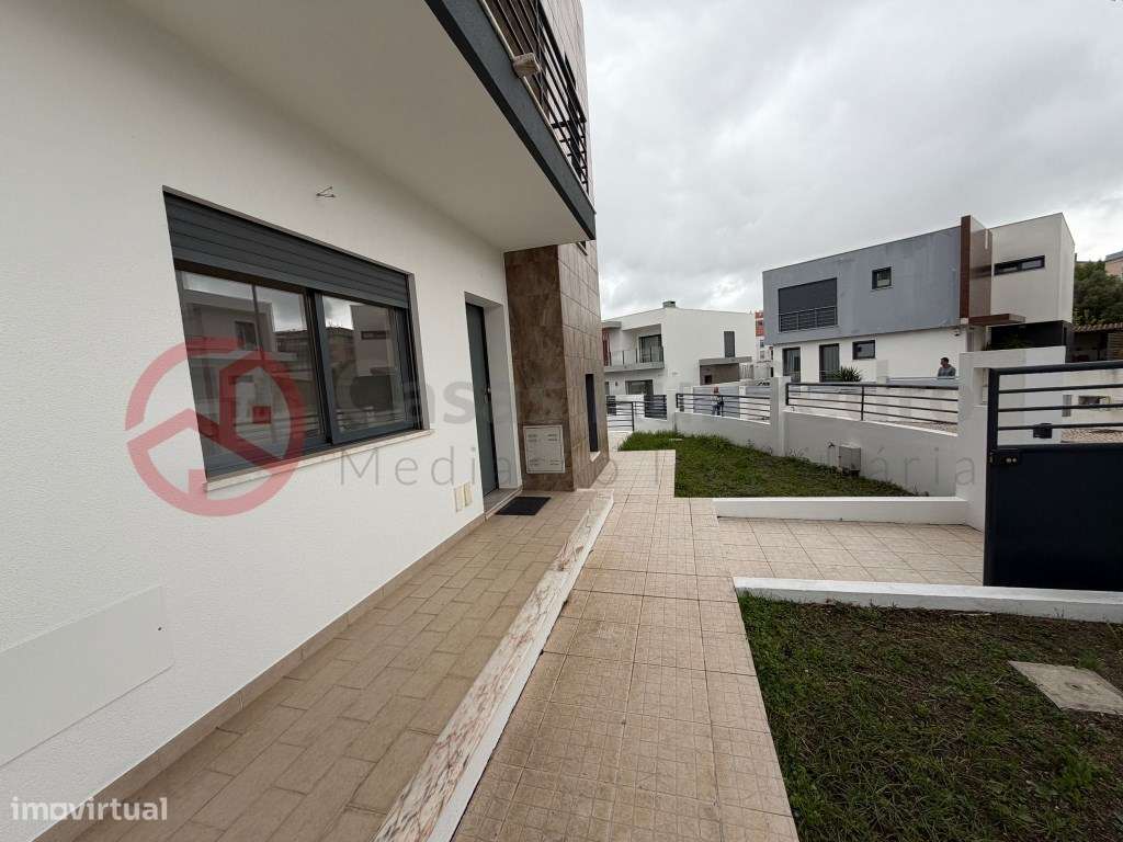 Moradia T5 remodelada no Feijó, Almada-13