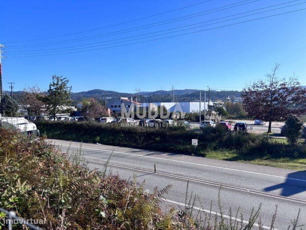 Exclusivo Lote de Terreno 204 m2 para Construção de Moradia em Banda-9