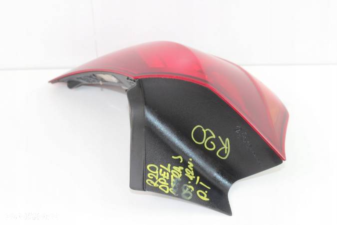 LAMPA PRAWY TYŁ TYLNA OPEL ASTRA J 09-12R HB - 2