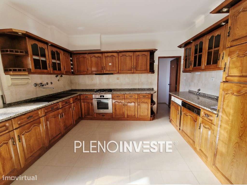 Moradia V3 com Garagem em Vale Milhaços-5